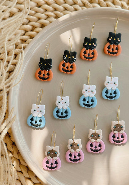 Kitty with Pumpkins (Black)