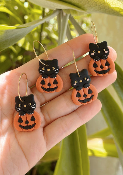 Kitty with Pumpkins (Black)