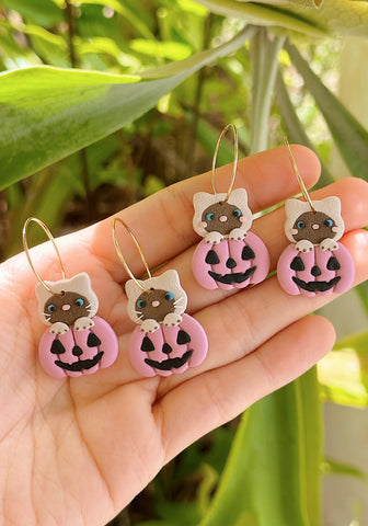 Kitty with Pumpkins (Mauve Pink)