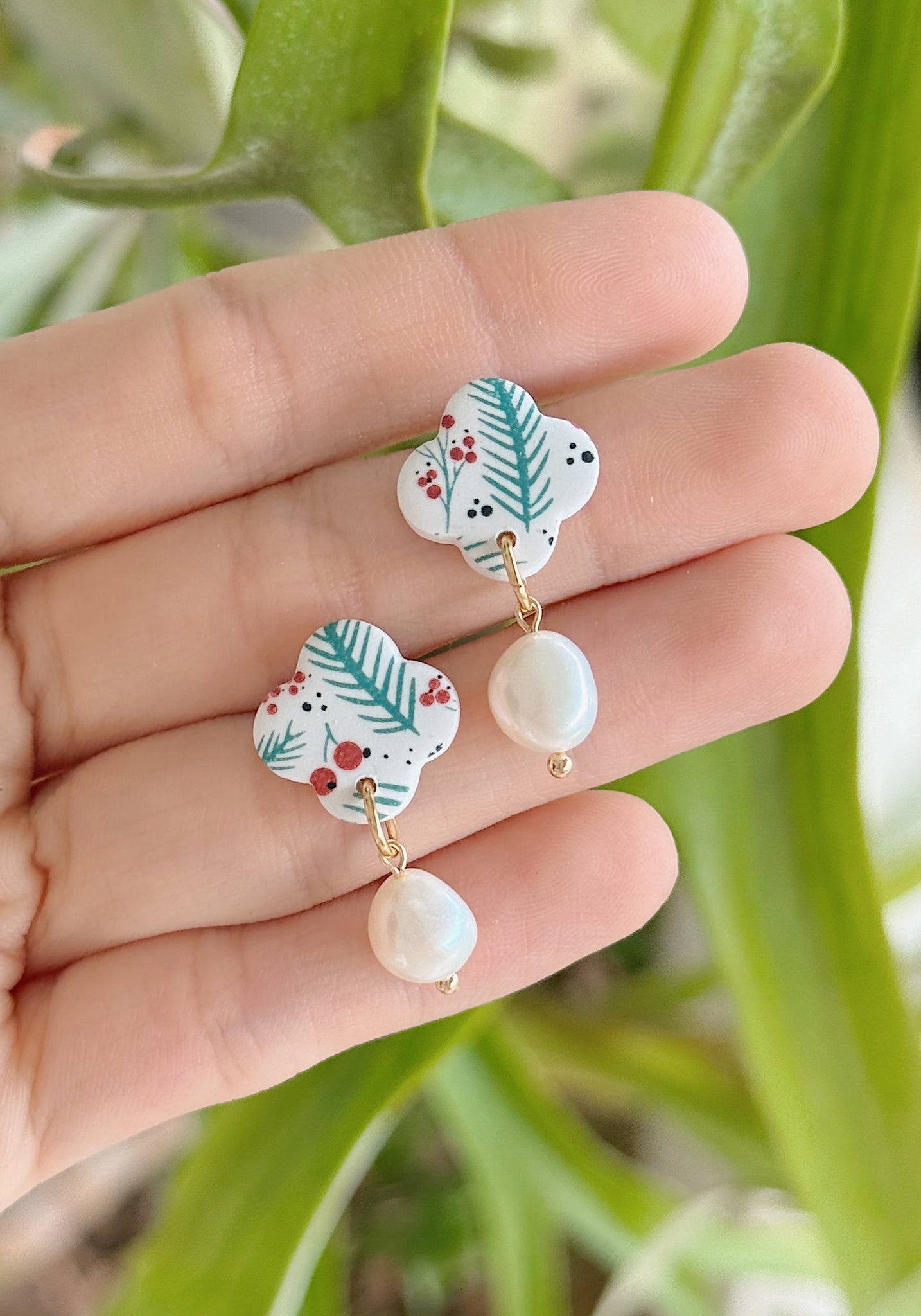 Christmas Pine Leaves - Clover Studs with Pearls