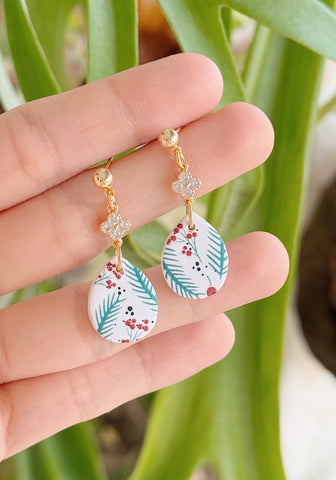 Christmas Pine Leaves - Gems with Teardrop