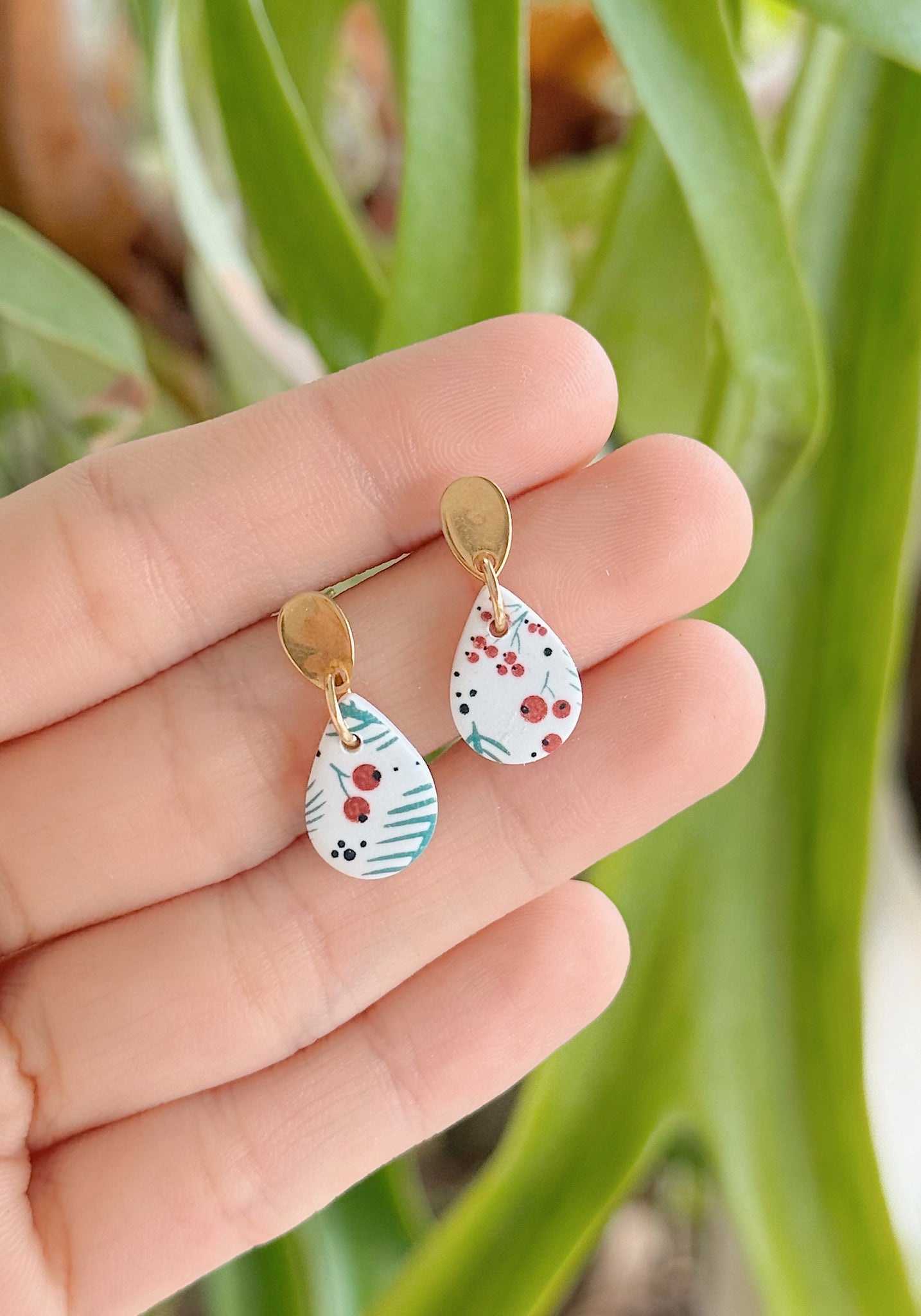 Christmas Pine Leaves - Mini Teardrop