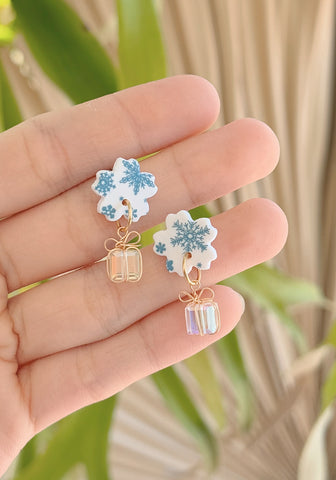 Shimmer Snowflakes - Flower Studs with Presents