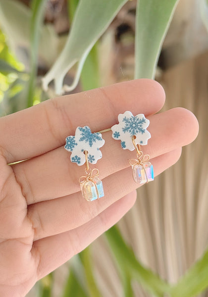 Shimmer Snowflakes - Flower Studs with Presents