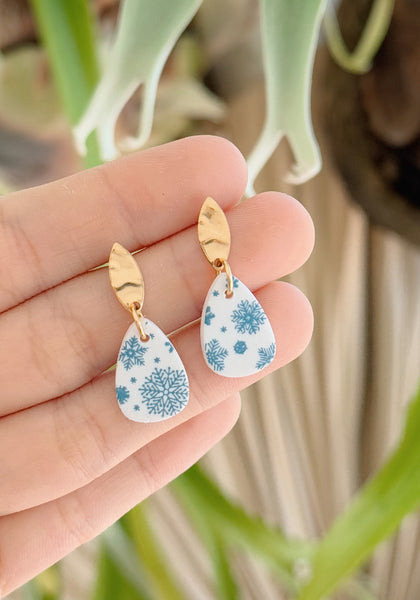 Shimmer Snowflakes - Hammered Teardrop