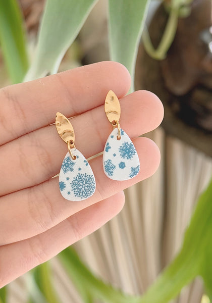 Shimmer Snowflakes - Hammered Teardrop