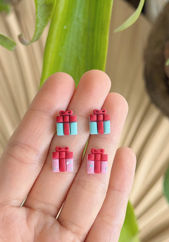 Christmas Presents with Ribbons - Studs