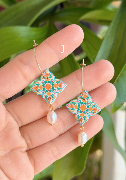 Arabesque Four Petals Tiles (Hoops)