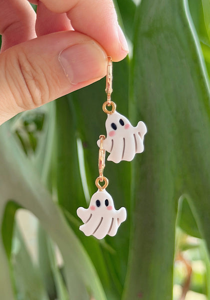 Flying Blushing Ghost - Huggies (Glow-In-Dark)