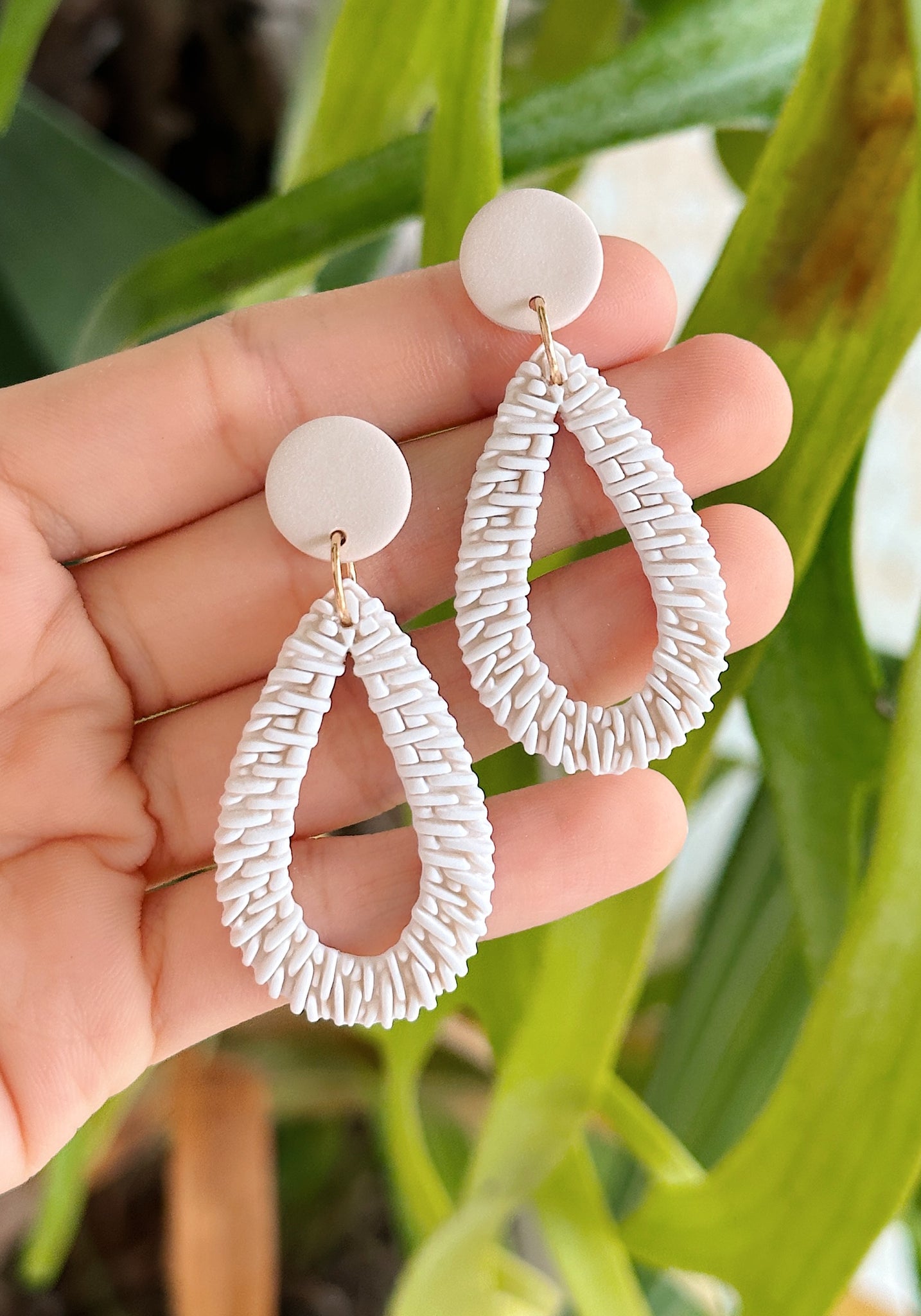 Clay Rattan - Teardrop (White)