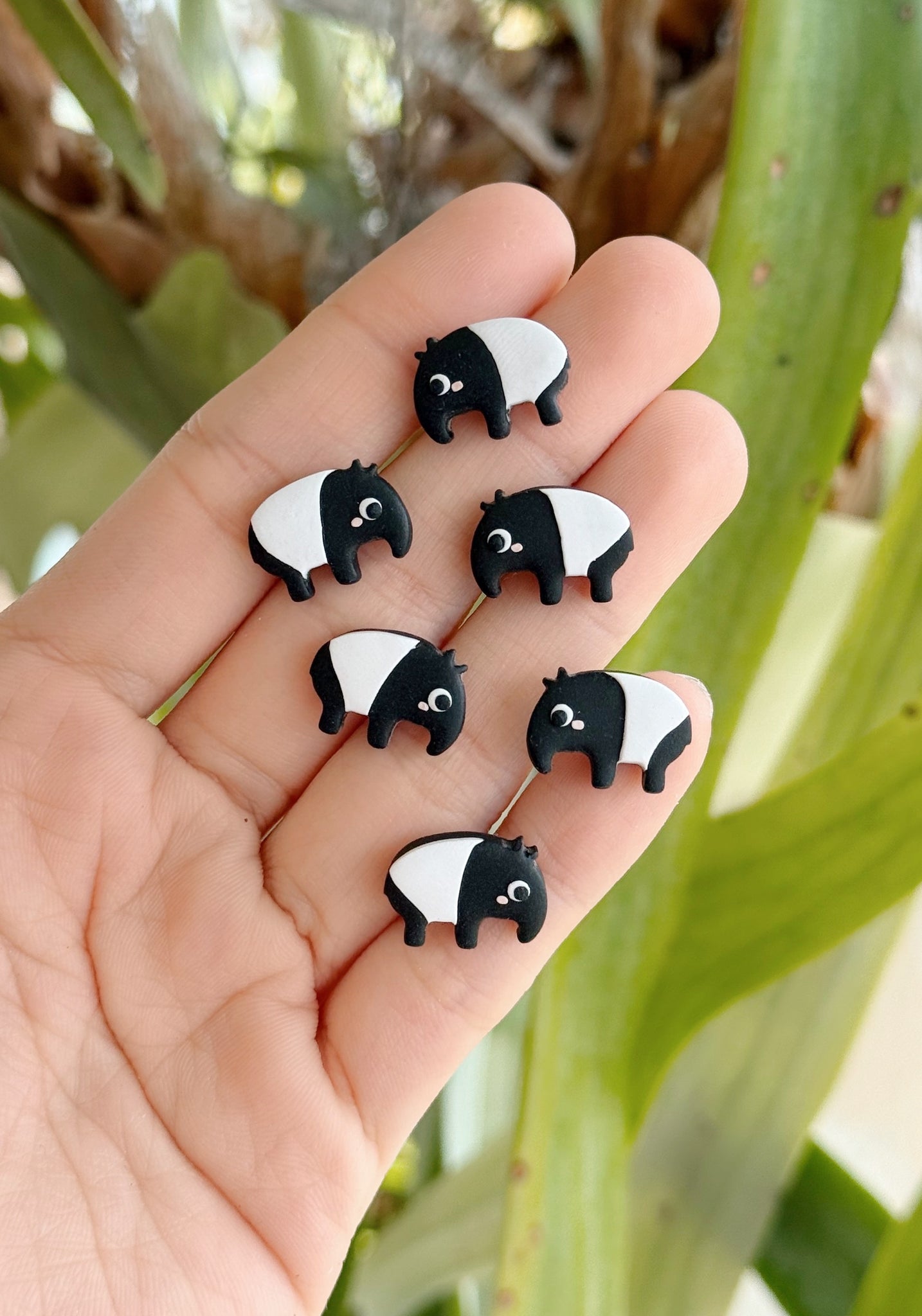 Tapir Studs